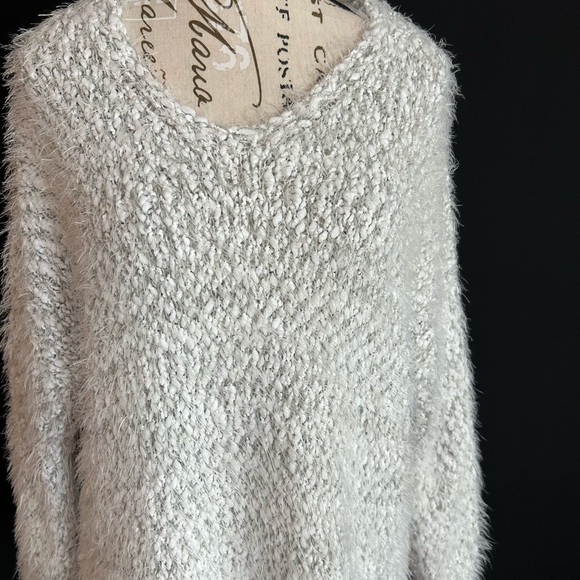 Altar’d State Cozy White & Gray Sweater - Picture 2 of 6